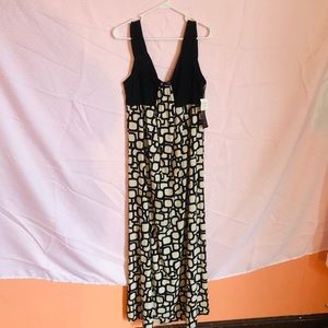 NWT Women’s Tiana B. Maxi Dress. Size Large.